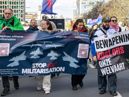 “수류탄은 먹을 수 없다” 유럽 평화운동, 군사화에 맞서다